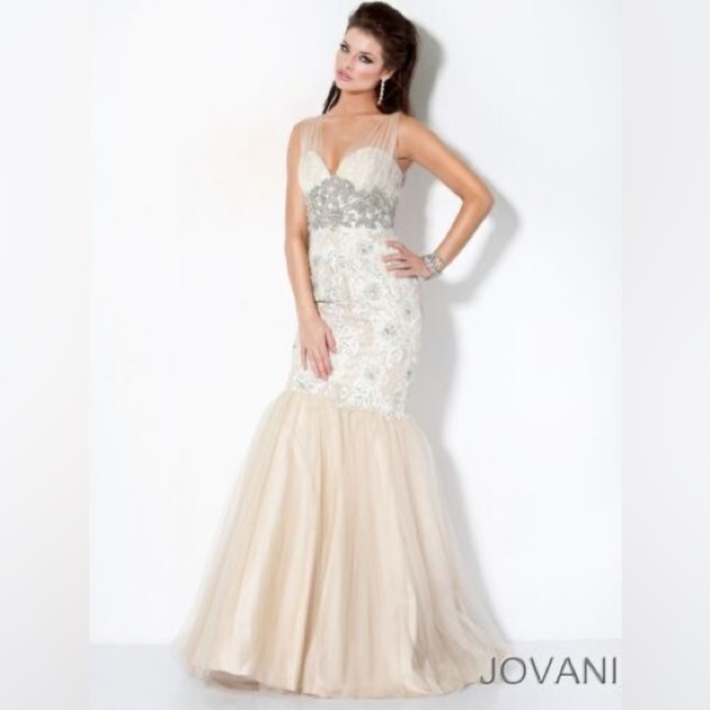Stunning NWT Jovani evening gown